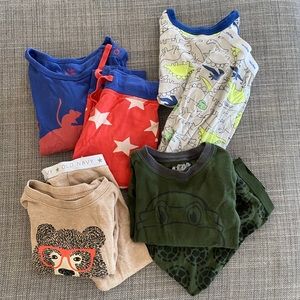 Lot of 4 sets toddler pajamas